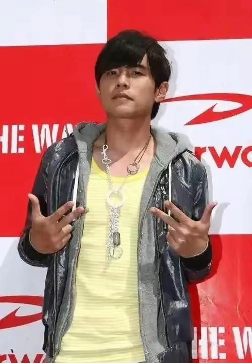 4个国产运动鞋如今已没落你曾穿哪些新利体育18曾红极一时价格昂贵这(图8)
