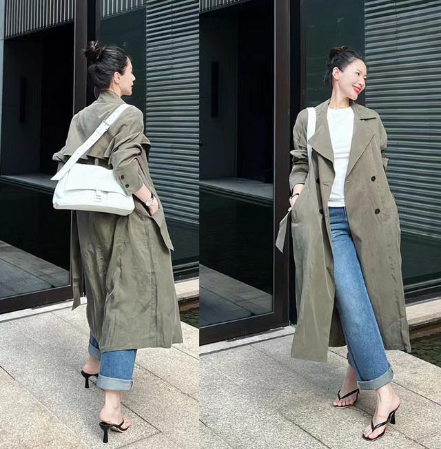 技巧：简约牛仔裤提升时尚感新利娱乐中年女性秋季穿搭(图4)
