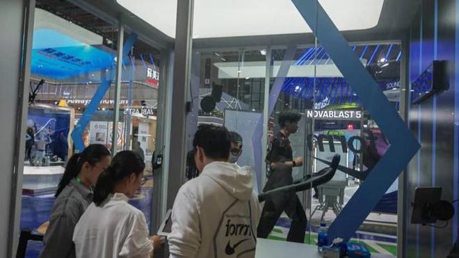 消费产业新趋势不卷价格卷科技新利体育网页版进博会揭示体育(图2)