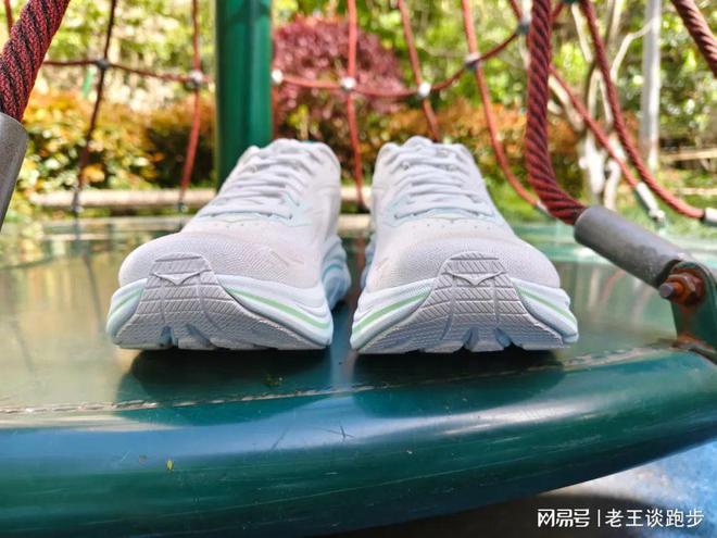 10：恰到好处的卓越跑鞋HOKA CLIFTON(图6)