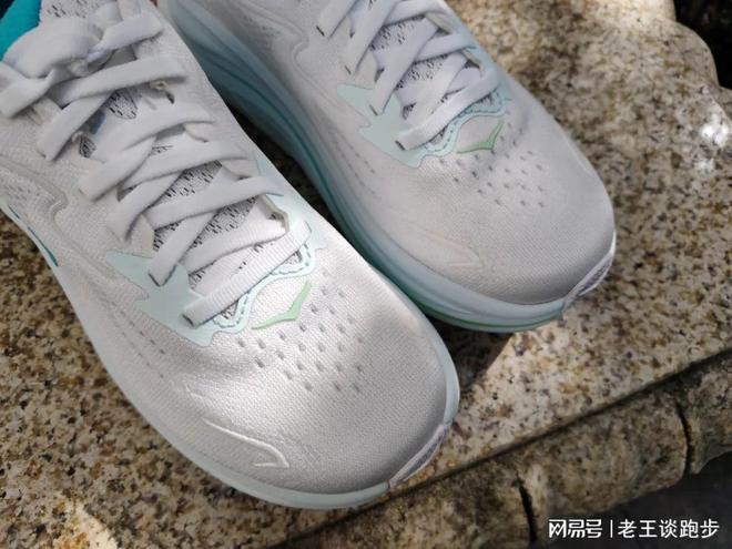 10：恰到好处的卓越跑鞋HOKA CLIFTON(图21)