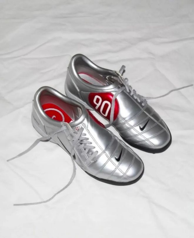 4双sneakers值得一冲！当「液态银」成春夏潮人招牌色这(图7)
