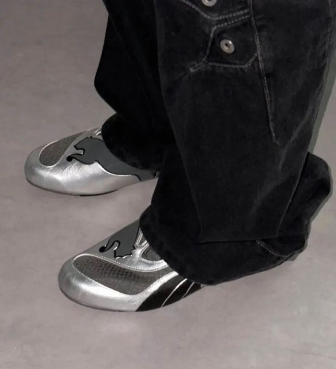4双sneakers值得一冲！当「液态银」成春夏潮人招牌色这(图9)