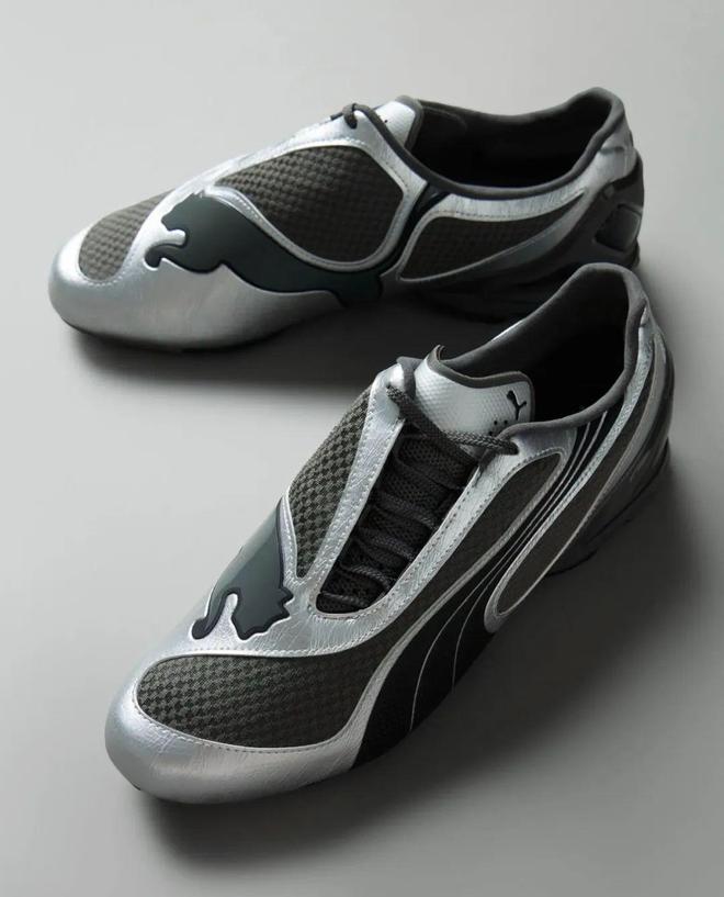 4双sneakers值得一冲！当「液态银」成春夏潮人招牌色这(图15)